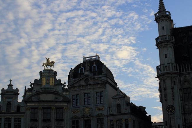 8時からのコンサートに備え、一度ホテルへ。<br /><br />大分空が暗くなってきました。