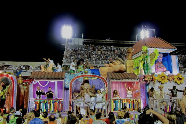 これは一体何を表しているんでしょうかね？Imperatrizのラストのフロートです。