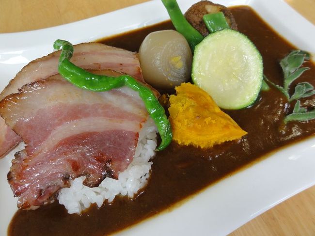 ベーコン野菜カレーです。野菜は美味しいのですが、カレーは結構フツー。