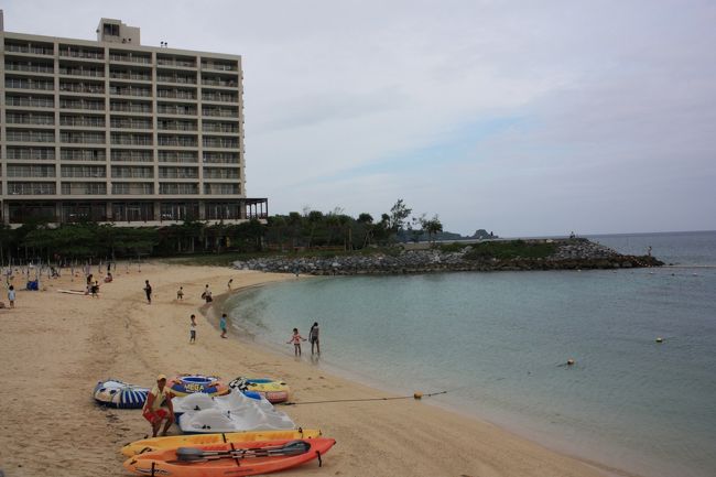 プライベートビーチは狭いですが、目が行き届くので小さいお子さん連れにはちょうど良いかもしれません。<br />ロープの向こう側が遊泳エリア。<br />手前側がカヌーなどのエリアになっています。<br />