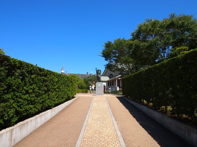 門をくぐり、トラピスチヌ修道院の見学に入ります！