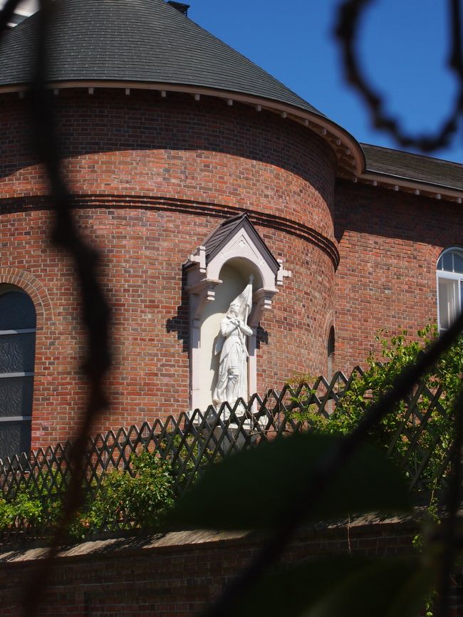 トラピスチヌ修道院の聖堂部分かな。<br /><br />こちらは昭和2年(1927）年に建て替えられたそうな。