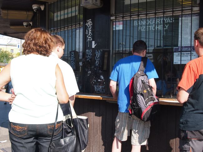 チケット販売窓口。