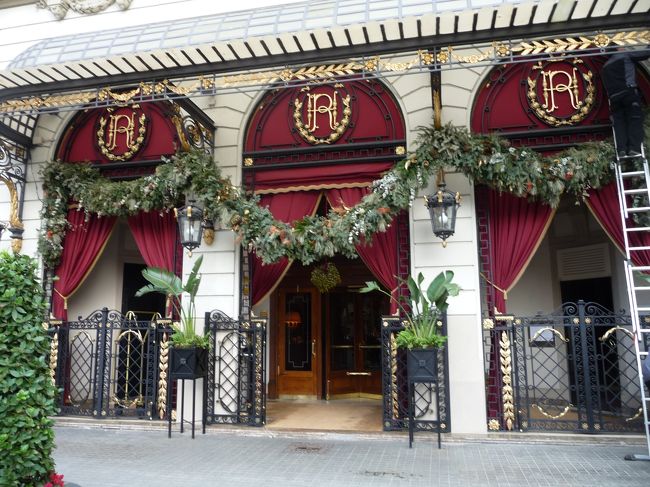 バルセロナサンツ駅に到着しました。<br /><br />タクシーで駅から４日間お世話になる「ホテルエルパレス」につきチェックインします。<br />