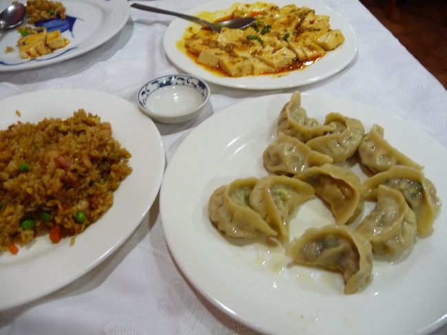 夜は中華料理で済ませました。大変やすく、びっくりです。でも地下鉄を利用する場合、駅から目的地まで結構な距離があるので、結構大変でした。<br />