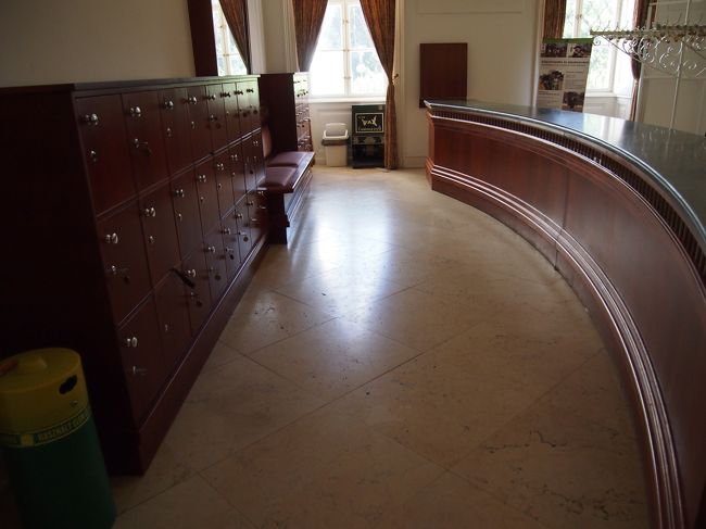 ロッカーの設備も整っています。　ベビーカーなんかも　預けます。