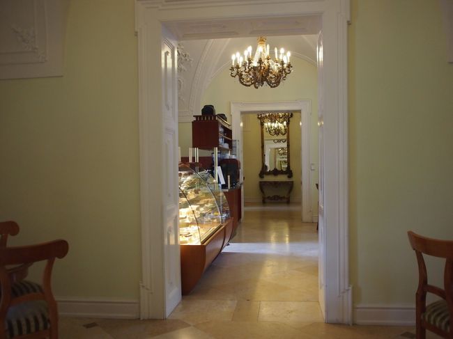 甘党ではないので　ケーキは選ばず。　あとで後悔。