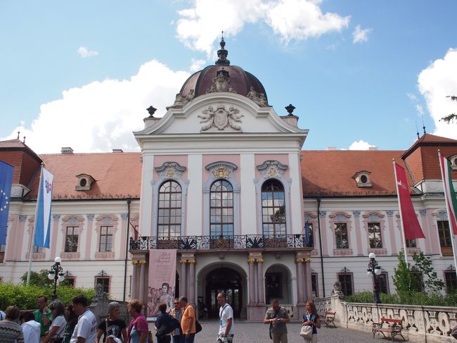 グドゥルーを後に　駅へと歩きます。