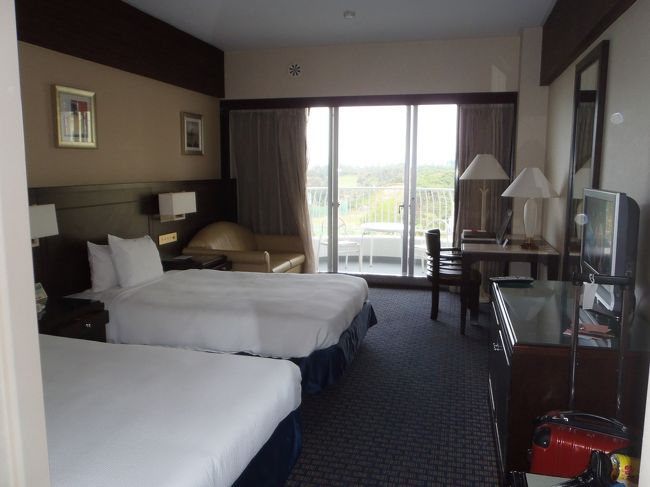 お部屋は格安ツアーでしたが　オフシーズンのためかオーシャンタワーの方が当てがわれました（笑）シックな感じで　広さも十分。