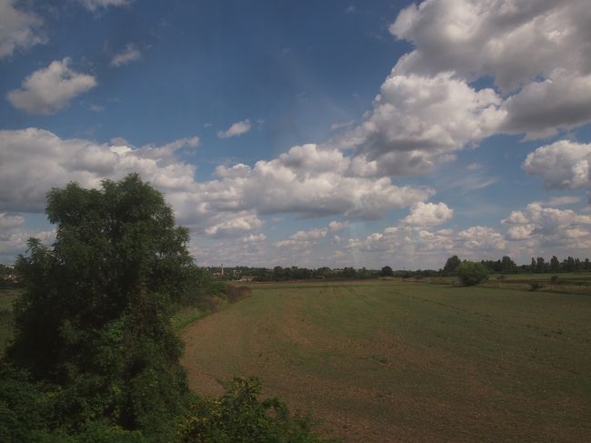 時々　停まるのかな〜？と思うほどの　減速をしたり　はたまた　加速したりで　ブゼスボニーは　まだかなぁー？