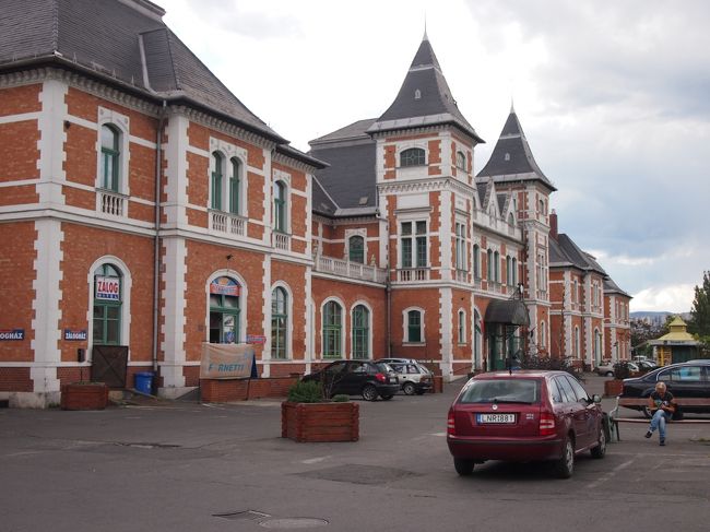 少しの時間で　ミシュコルツの駅舎　撮影。<br />