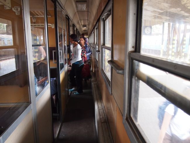 この在来線、コンパートメント席です。