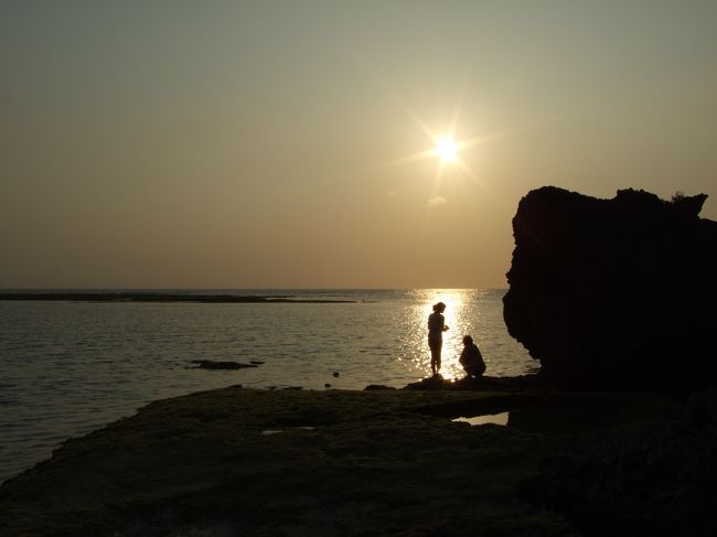 プライベートビーチに沈む夕日。良い感じの写真になりました。