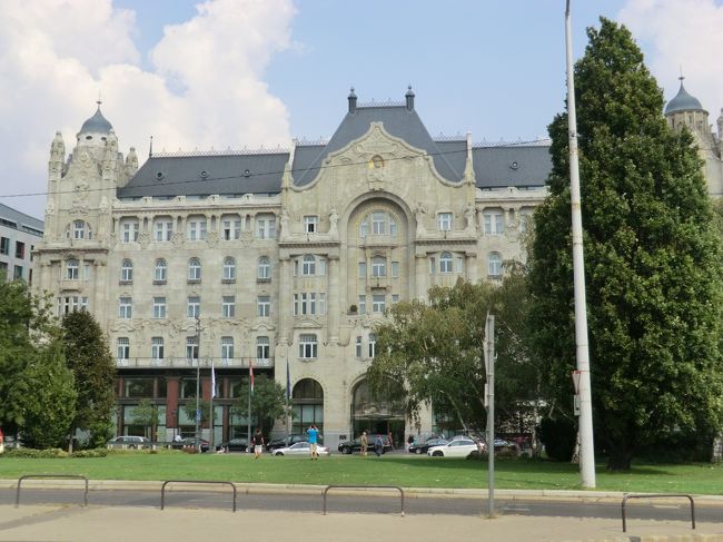 これがフォーシーズンホテルですね。一度は、泊まってみたいものです。