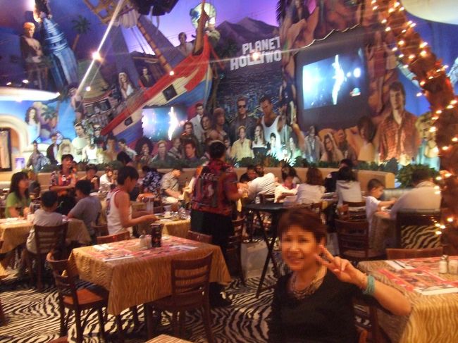 店内☆<br /><br />夕食のあとは、スパをしました。<br /><br />夜中便で帰る予定だったのに、何かトラブルがあったようで、早朝に変更と。。。