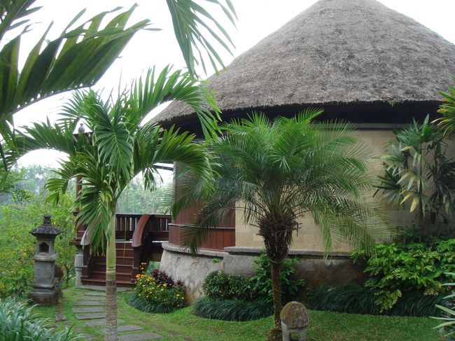 私の泊まった、デラックスヴィラ106号室。<br />フロントから、スパなどがあるゾーンの中間くらいにあり、歩いて3分くらいで大体のところに行けました。