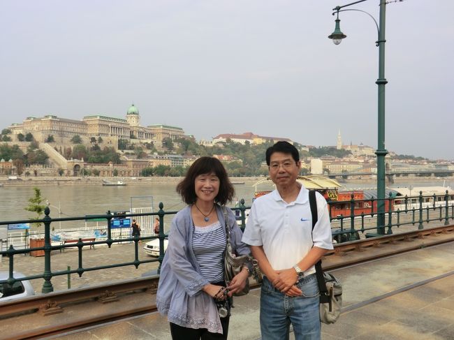 日本人の、若い女性の方に、写真を撮ってもらいました。