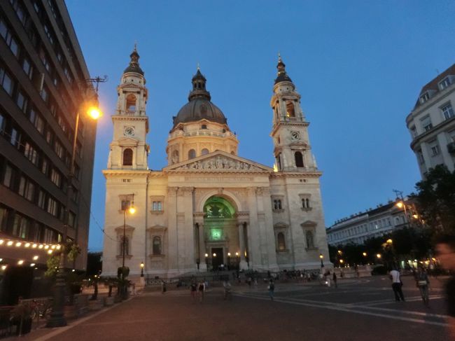 行き先はこちら。聖イシュトバーン大聖堂での、オルガンコンサートに行きます。