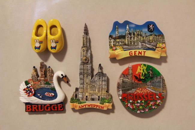ブリュッセル、ゲント、ブルージュ、アントワープのマグネット<br />黄色い木靴のはアムステルダム空港で買ったミッフィーちゃんの