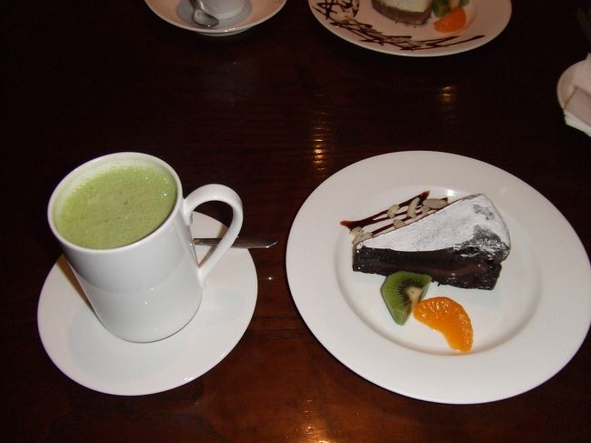 そのあとは三清洞散策。<br /><br />おしゃれなカフェがたくさんありました。