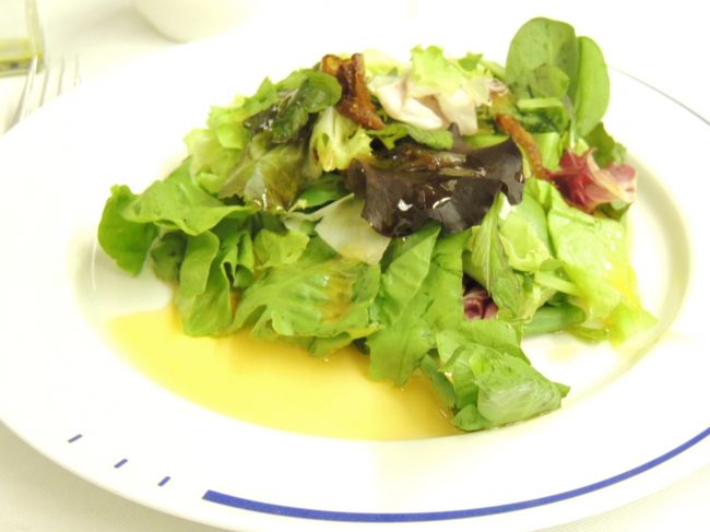 フレッシュガーデンサラダ<br /><br />柚子和風ドレッシングにしました<br />野菜って美味しい〜