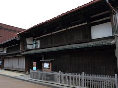 14：00　北前船回船問屋　森家

明治11年（1878）建築、国の重要文化財。

入館　100円
駐車場　無料