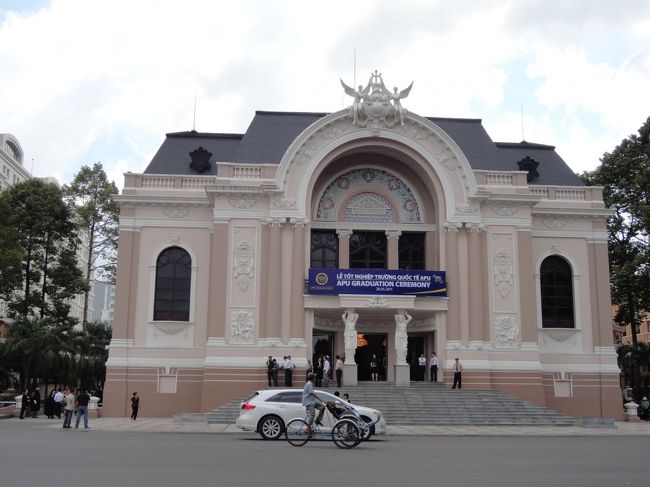 ドンコイ通りをプラプラ。<br /><br />市民劇場☆