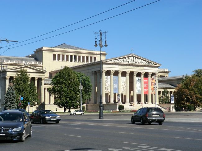 これから訪ねる、西洋美術館が見えます。