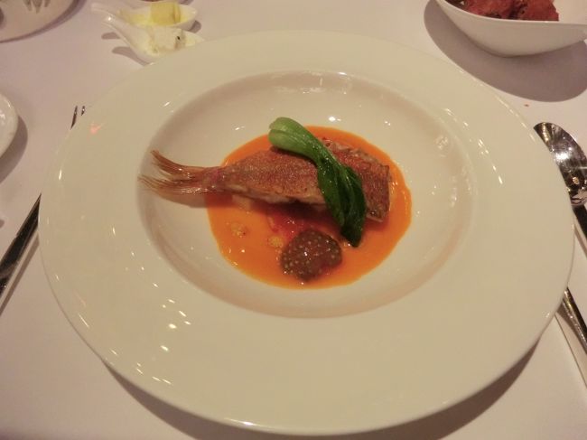 これ、赤魚の煮たもの。これ、？です。量は多いですが。