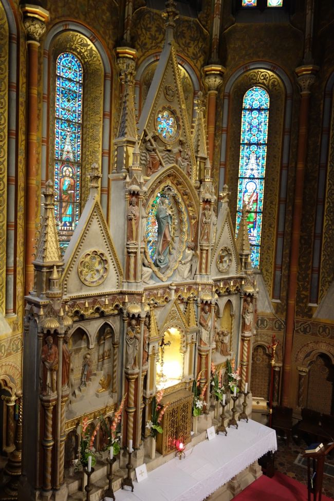 さほど大きくはないけれど、綺麗な教会でした。