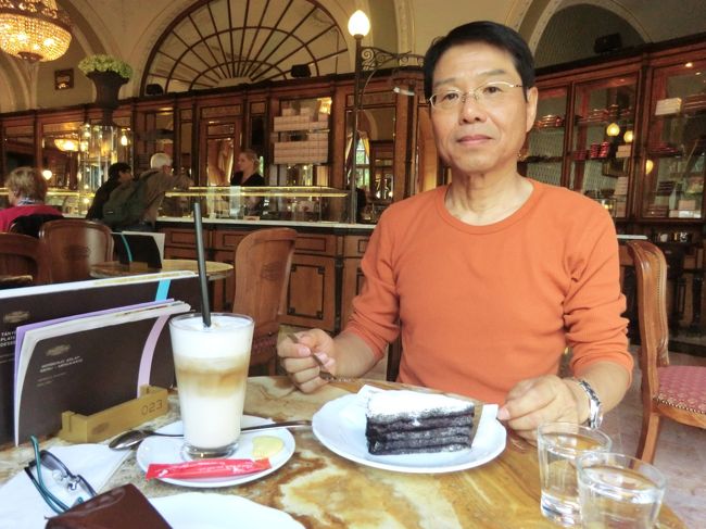 ブダペストでの、初カフェです。おいしかったです。