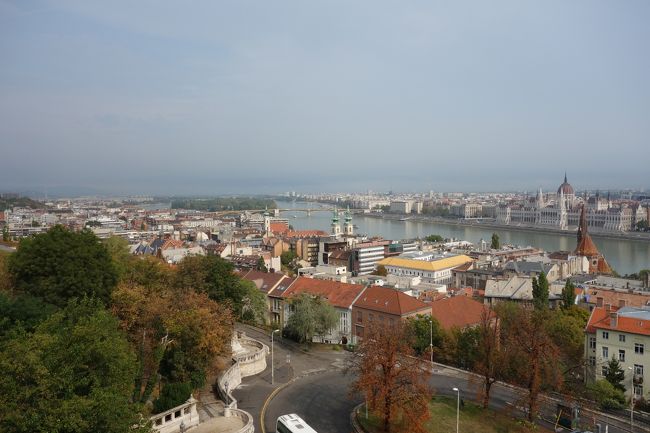 漁夫の砦から街を一望。<br /><br />本当に綺麗な街だね。