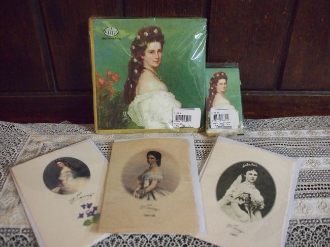 お土産ショップで　こんなもの購入。