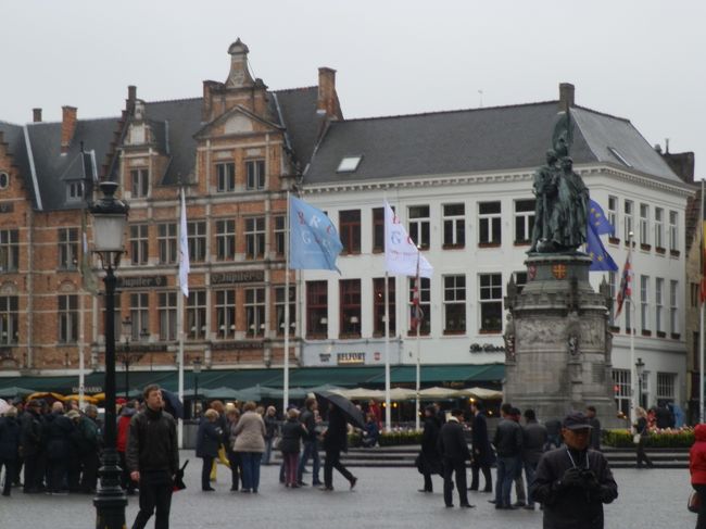 グランプラスは、世界で最も美しい広場と言われています。