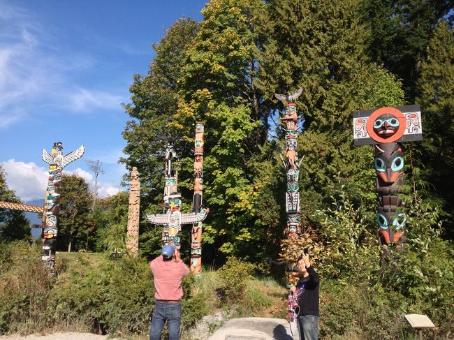 カナダは移民の国。ある意味カナダ独自の文化とかが非常に無いとのことですが、先住民族からの文化として継承されている（？）トーテムポールです。
