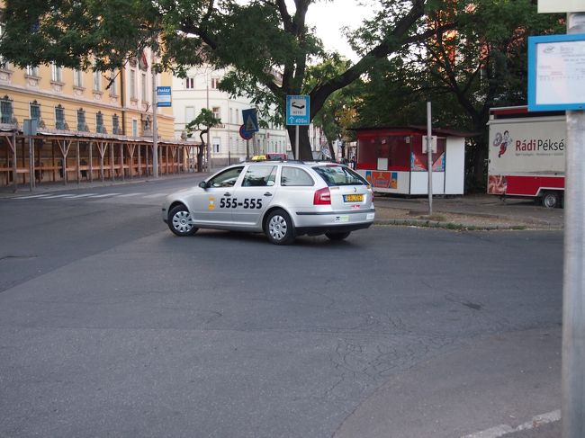 歩いても行ける距離です。　４分で　着きました。