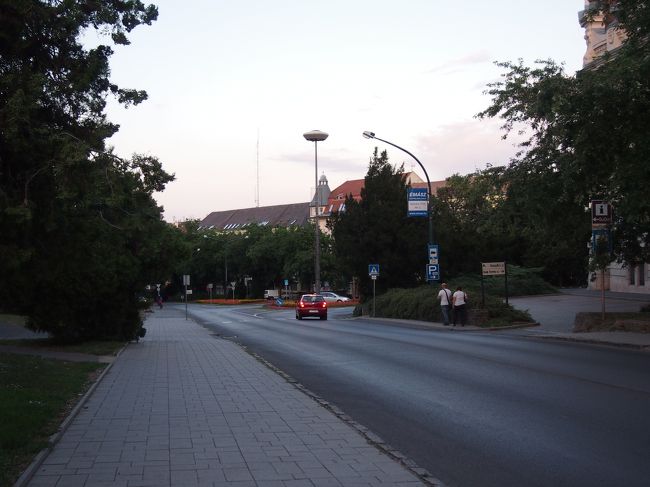 旧市街からは　少し離れているので　街並みを垣間見る事も出来ません。