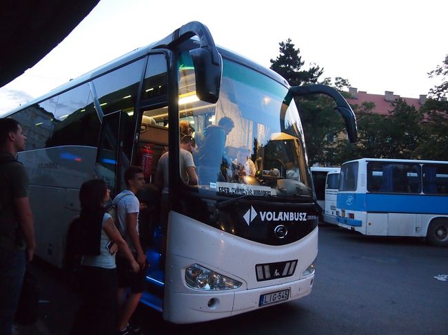 ブダペストに戻ります。　片道　２５２０ﾌｫﾘﾝﾄです。