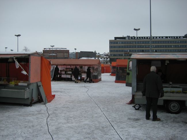 やっぱり、真冬ではマーケットも活気はありませんね・・・。