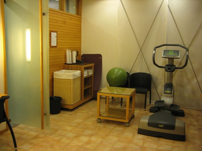 だ〜れもいません♪<br /><br />軽く運動をして・・・。