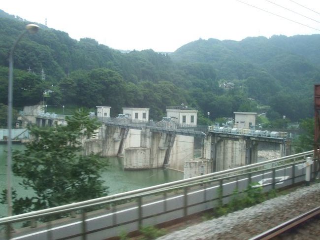 途中からは利根川の上流と併走をします。