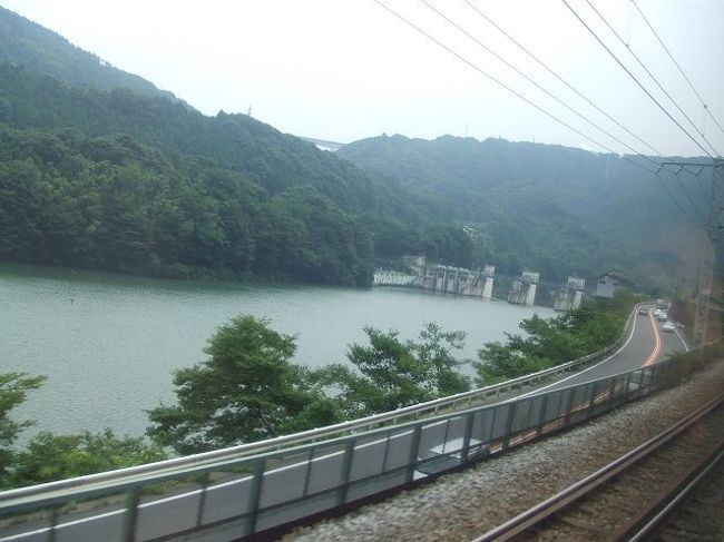 国道１７号線、利根川と並んで走っていきます。一番景色がいい場所です。