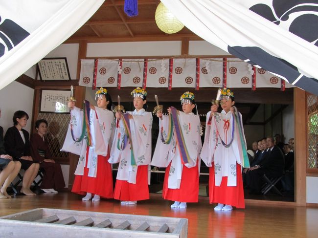 宵祭の儀<br />各神社にて「浦安の舞」が奉納されます。