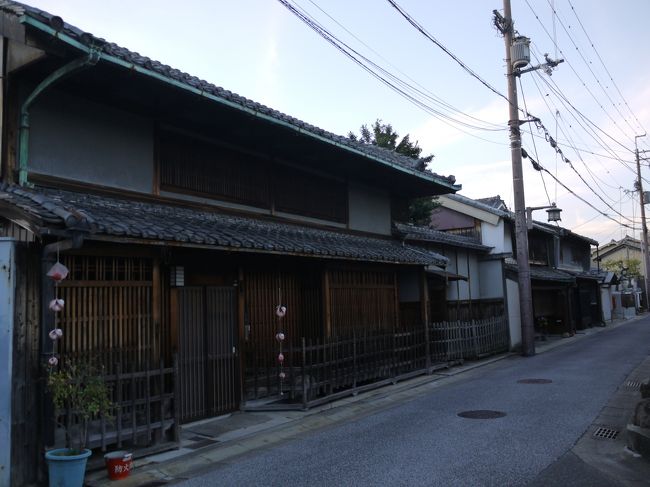 古い町並みをぶらぶらし