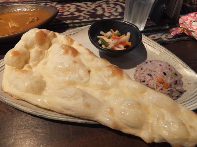 そして出て来たのが・・・大きいナン。