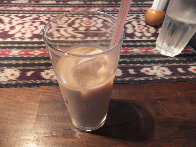 食後には冷たいチャイを注文しました。食後のお茶を飲みながらゆったり出来ました。JOECOOLさんは本当にあちこちリーズナブルで美味しい店を良く知っています。