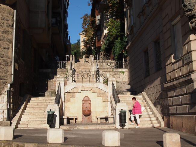 商業地区の　ペスト地区とは　雰囲気が違います。