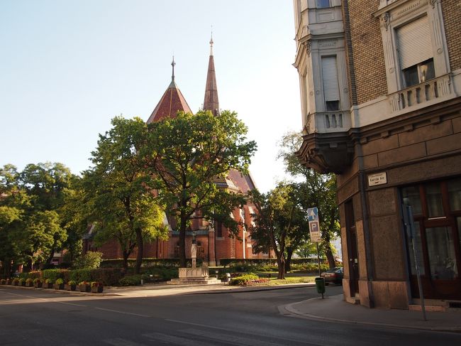 Budai Reformatus templom　読み方わかりませんが　ロマネスクの　教会です。