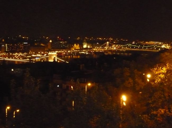 ブダペストの夜景は本当に美しい<br /><br />写真が上手に撮れないのは本当に残念<br /><br /><br />
