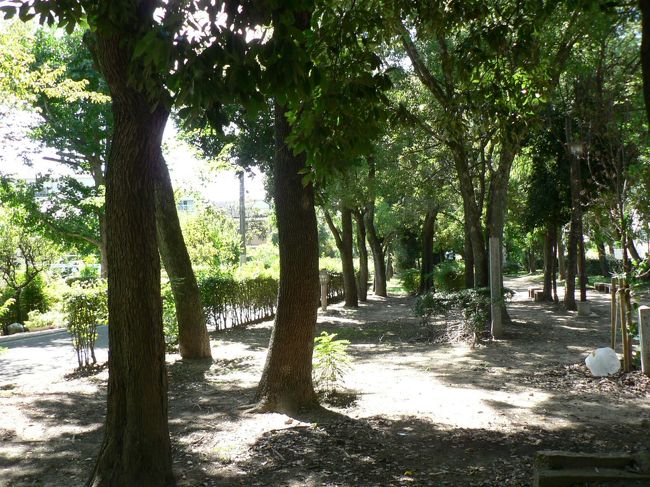 茨木市立川端康成文学館前の光景。